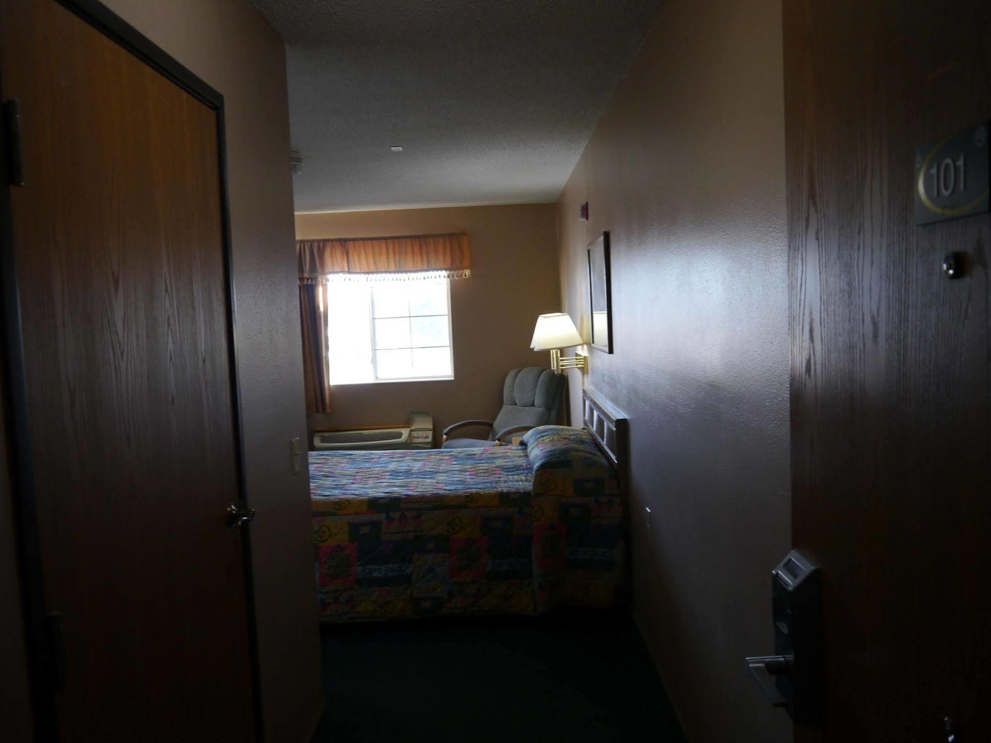 Westwood Inn & Suites - Kimball Kültér fotó